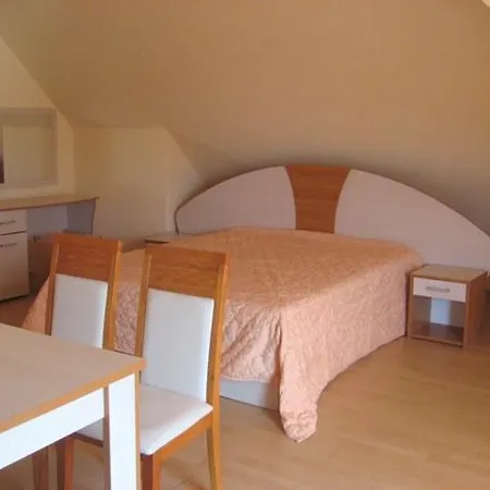 Apartament 75